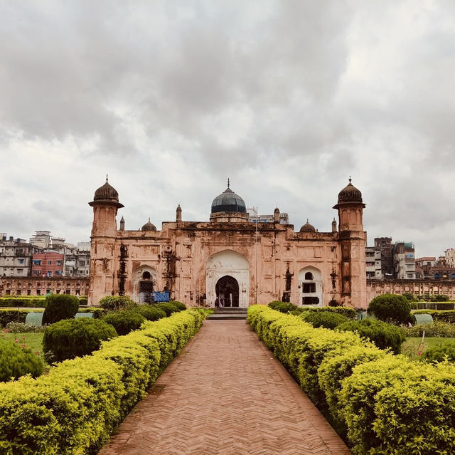 🏰✨ *Lalbagh Fort Dhaka’s Mughal Masterpiece* 🌿🌺