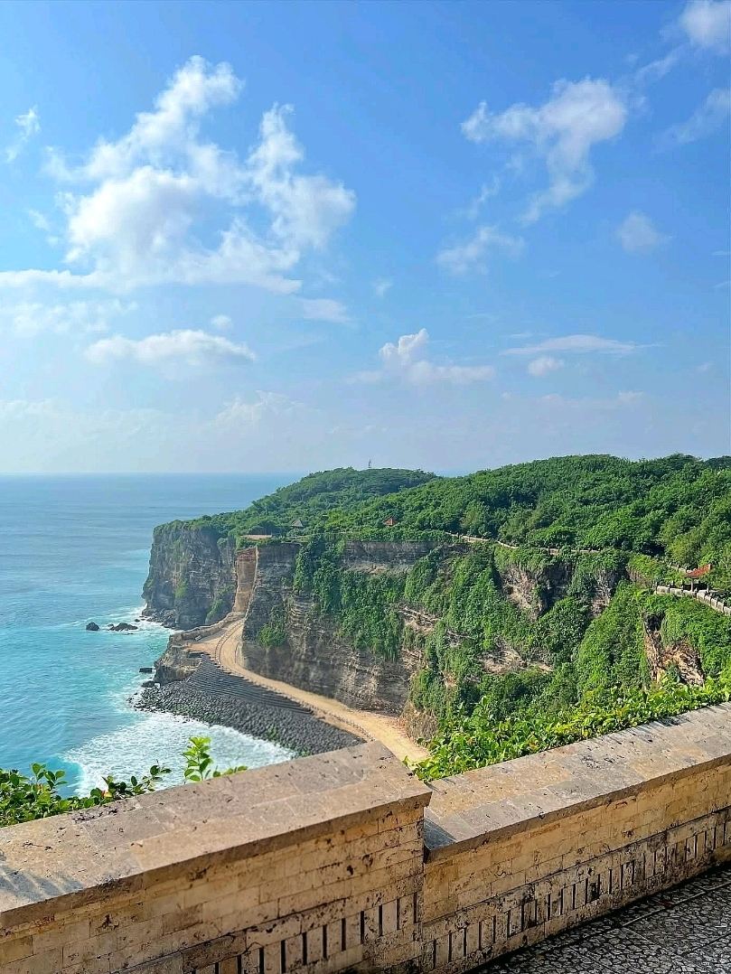 Uluwatu Temple: Bali's Cliffside Treasure | Trip.com Bali