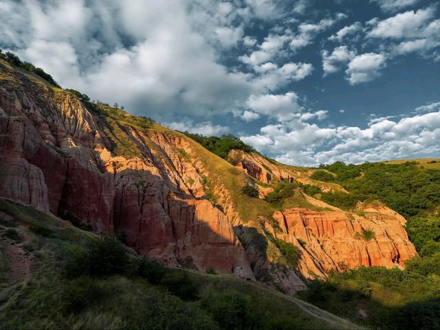 Striking Cliffs and Natural Wonder at Rapa Rosie