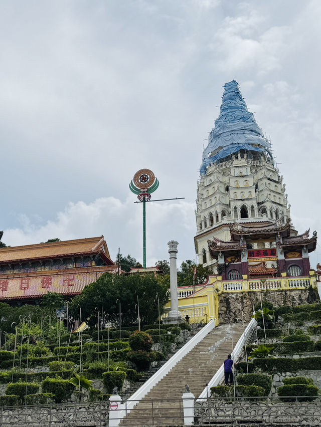 Why the Kek Lok Si Pagoda is a Penang Must-See 