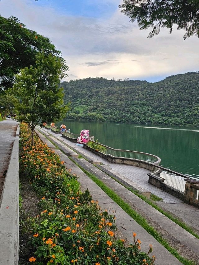 📍 花蓮｜台灣最美湖，湖光水色〔鯉魚潭〕