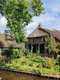Late Summer Blooms in Giethoorn