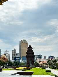 🇰🇭 獨立紀念碑វិមានឯករាជ្យ+西哈努克國王紀念公園ស្ដូបព្រះ ករុណា ព្រះបាទសម្តេច នរោត្តម សីហនុ "ព្រះបរមរតនកោដ្ឋ"  