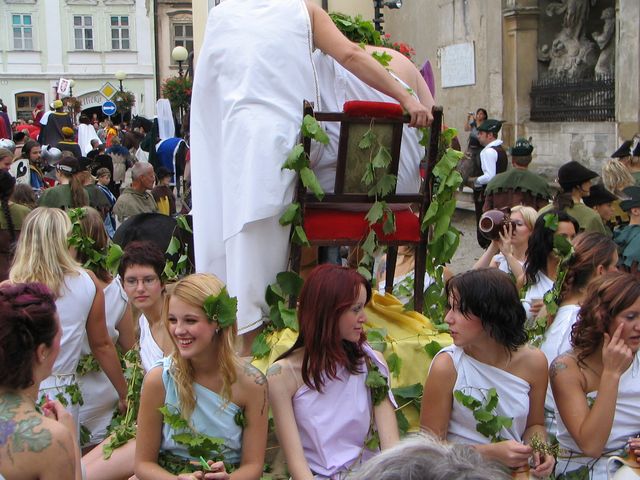 Znojemské historické vinobraní (Znojmo Historical Wine Harvest Festival). Znojemské historické vinobraní (Znojmo Historical Wine Harvest Festival).