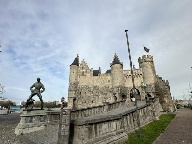 Antwerp City Vibes: Where History, Diamonds & Fashion Collide ⚡️💎 Antwerp City Vibes: Where History, Diamonds & Fashion Collide ⚡️💎