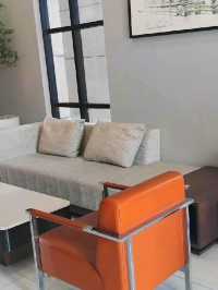 คาเฟ่สไตล์ชิโนโปตุกีสแบบโมเดิร์น