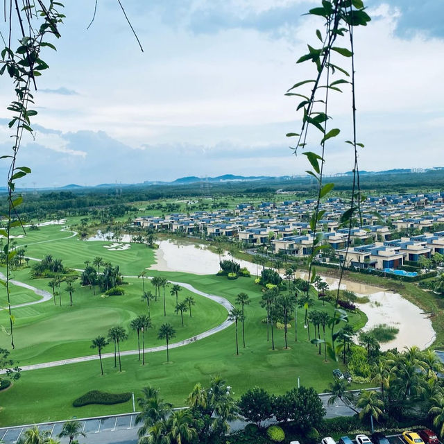 Forest City Golf Hotel: Your Luxe Getaway in Nature 🌳⛳