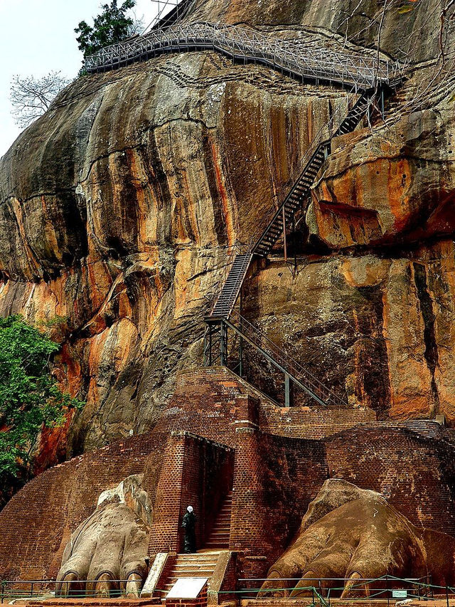 The Ancient Echoes of Sigiriya Rock Fortress The Ancient Echoes of Sigiriya Rock Fortress