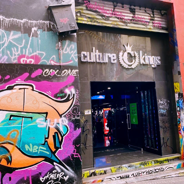 Melbourne’s Iconic Graffiti Alley: Street Art Vibes in the CBD 🎨🔥 Melbourne’s Iconic Graffiti Alley: Street Art Vibes in the CBD 🎨🔥