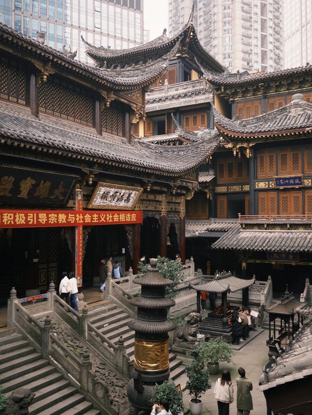 วัดหลัวฮั่น 罗汉寺 (Luohan Temple) วัดหลัวฮั่น 罗汉寺 (Luohan Temple)
