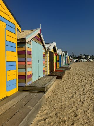 หาดไบรตัน เสน่ห์แห่งสีสันของเมลเบิร์น 🏖️🎨
