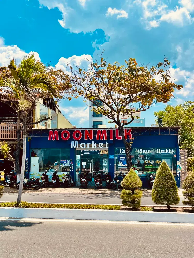 ニャチャンにあるヨーロッパ食材店。