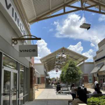 Excellent outlet shopping experience