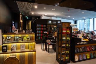 Hong Kong Itinerary: The Eslite Bookstore, Aberdeen Boat Noodles, and Grand Hall of Ten Thousand Buddhas