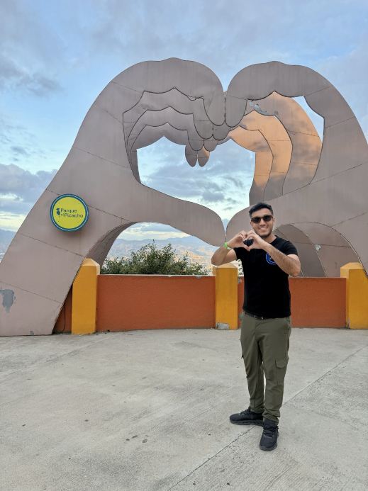 I’ve been travelling the past month visited already 20 countries and I will share with you everything for social media. I share all the time I have. 21 million followers @jossefaubert