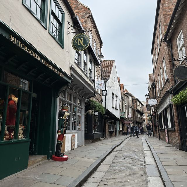 York Unveiled: A Tapestry of Timeless Charm