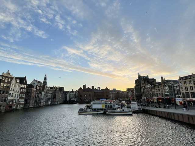 Amsterdam Unveiled: A Tapestry of Canals, Culture, and Culinary Delight