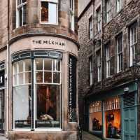 Hidden Gems of Edinburgh: A Local Food and Drink Tour