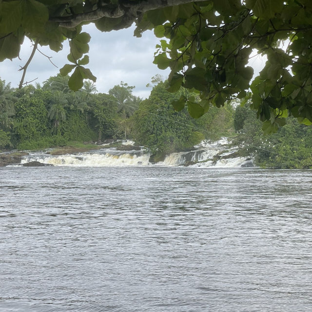 Marvel at the Majestic Chutes de la Lobé 🌊🌴