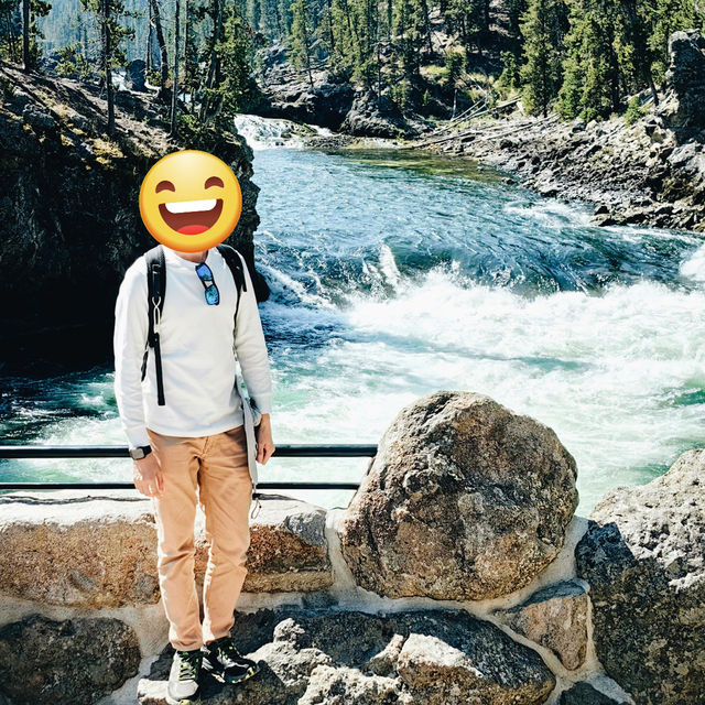 🟡 Yellowstone in a Day: Must-See Wonders of America’s First National Park
