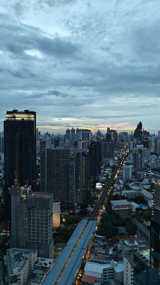 Sunset Magic at Bangkok Marriott Hotel Sukhumvit 🌇✨