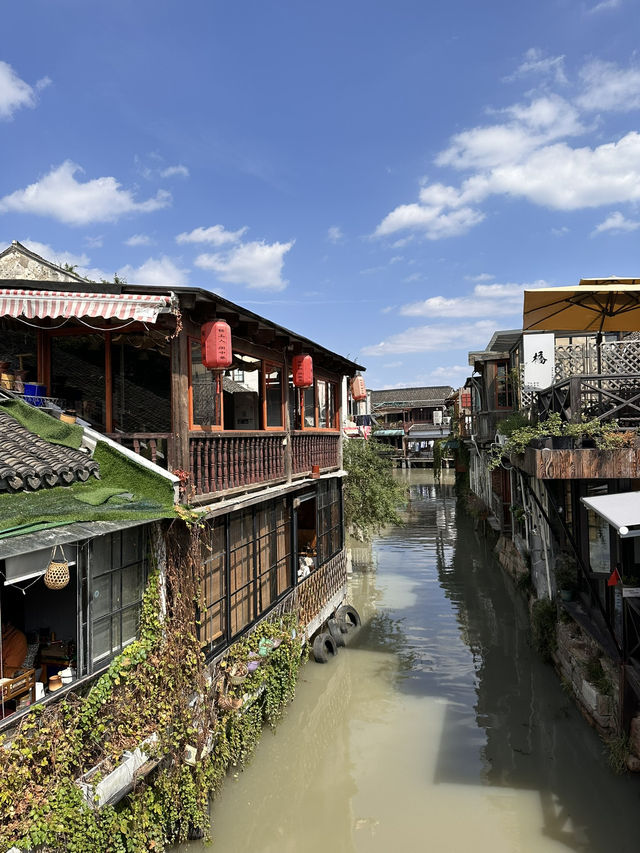Zhujiajiao is an ancient water town located in the Qingpu District of Shanghai