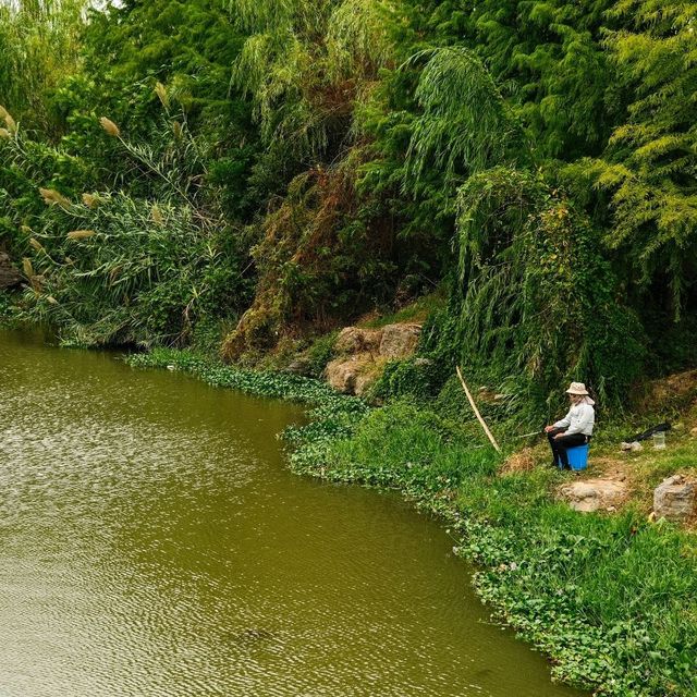 Casting Calm – Fishing by the Riverside in Yushan County 🎣🌅