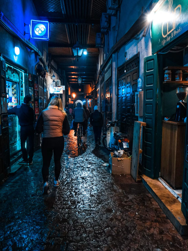 A Night in Istanbul’s Spice Market 🌶️🕌 A Night in Istanbul’s Spice Market 🌶️🕌