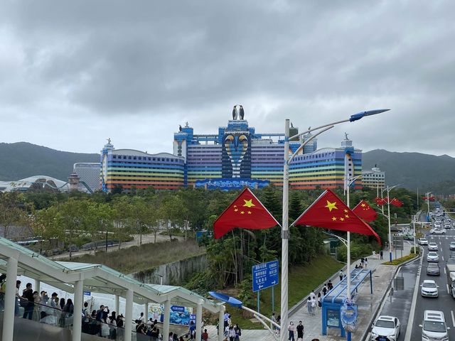 Worlds BIGGEST water/theme park! 