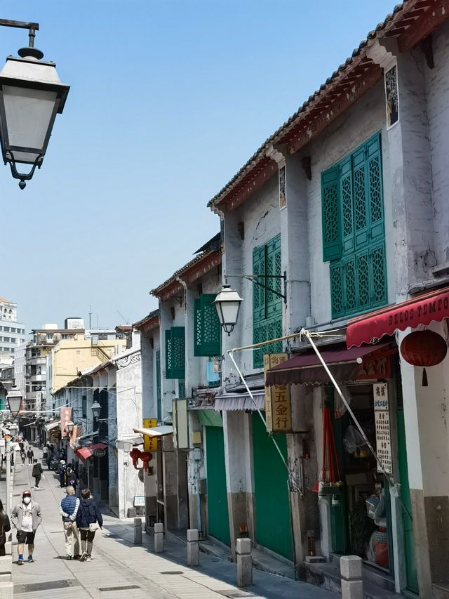 Rampage in Macau | Time goes back 30 years from Senado Square to Rua do Felicidade.