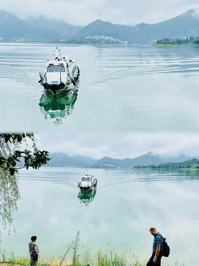 Change a way to enjoy the beautiful scenery of Dongjiang Lake by boat