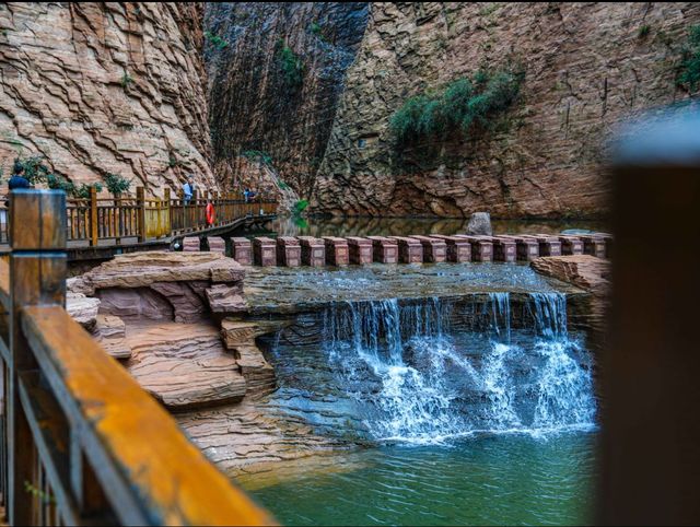 壺山溫泉旅遊度假區坐落於青山綠水之間，海拔在1000米以上，常年綠意籠罩