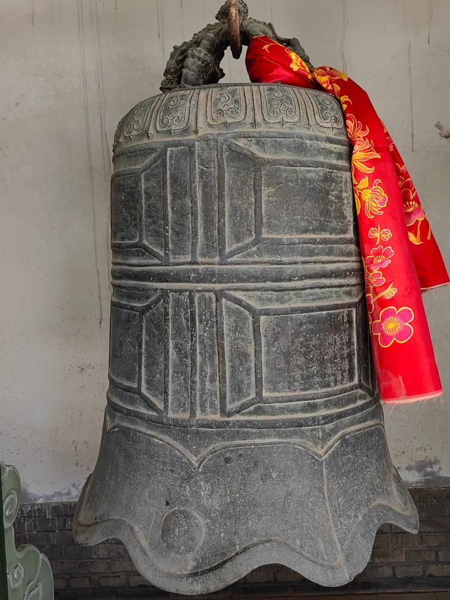 白塔寺，明正統十三年（1448)，由鎮守甘肅內監劉永誠在白塔古剎遺址上重建