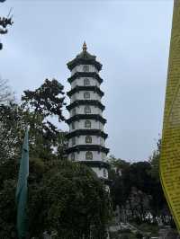 玄武湖深處遇見神秘喇嘛廟和白塔
