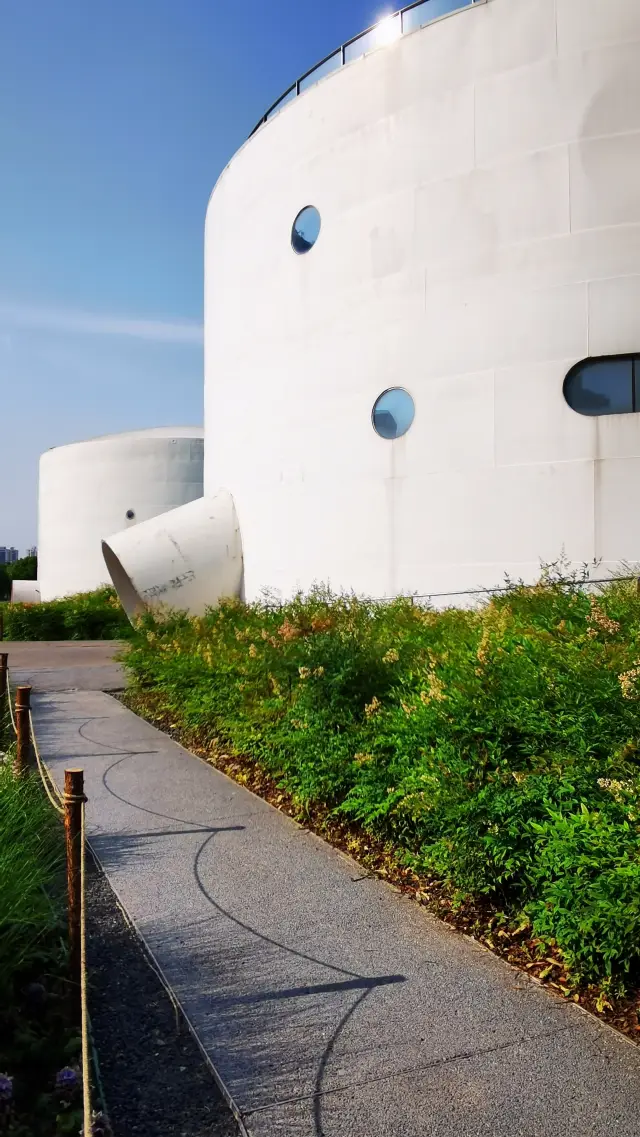 A model of modern urban renewal - Shanghai Tank Art Park