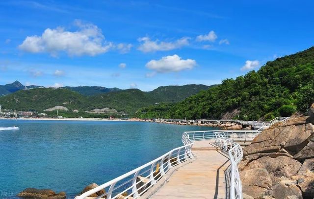 鹽田海濱棧道：與海共舞的奇幻之旅！