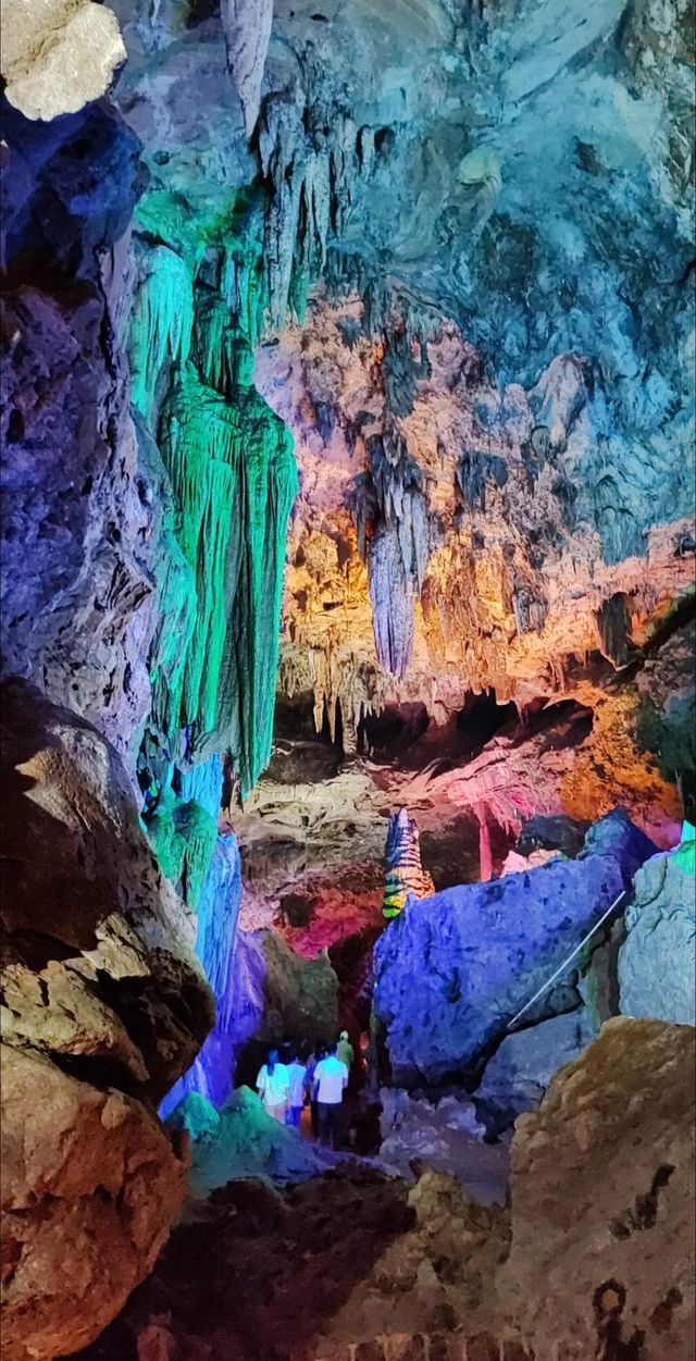 隱水洞——奇幻岩溶之旅