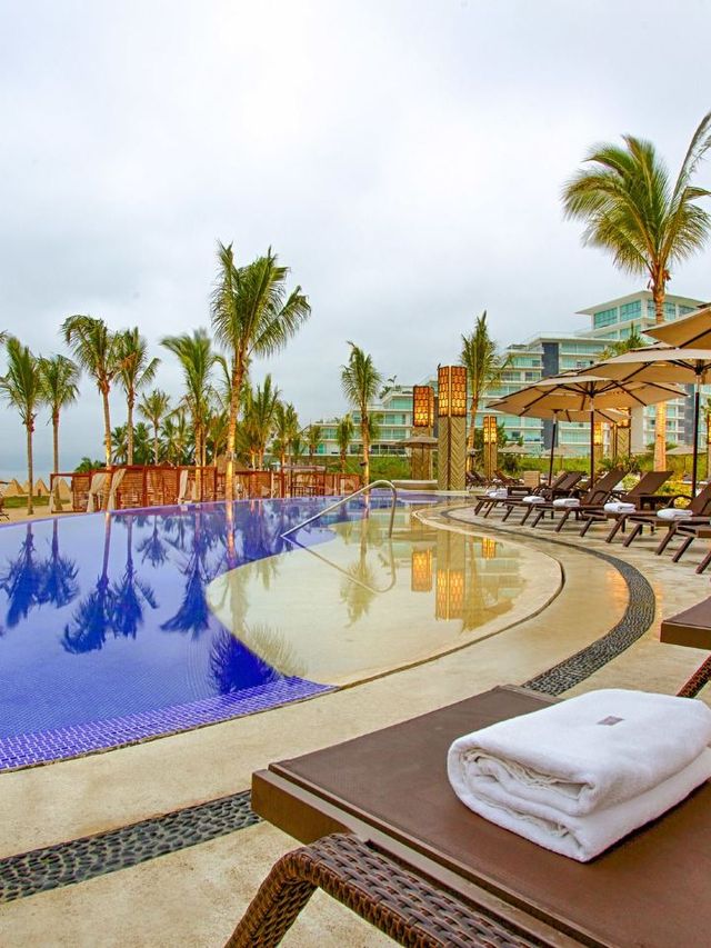 🌴 Nuevo Vallarta's Top Stay: Luxe & All-Inclusive 🏖️