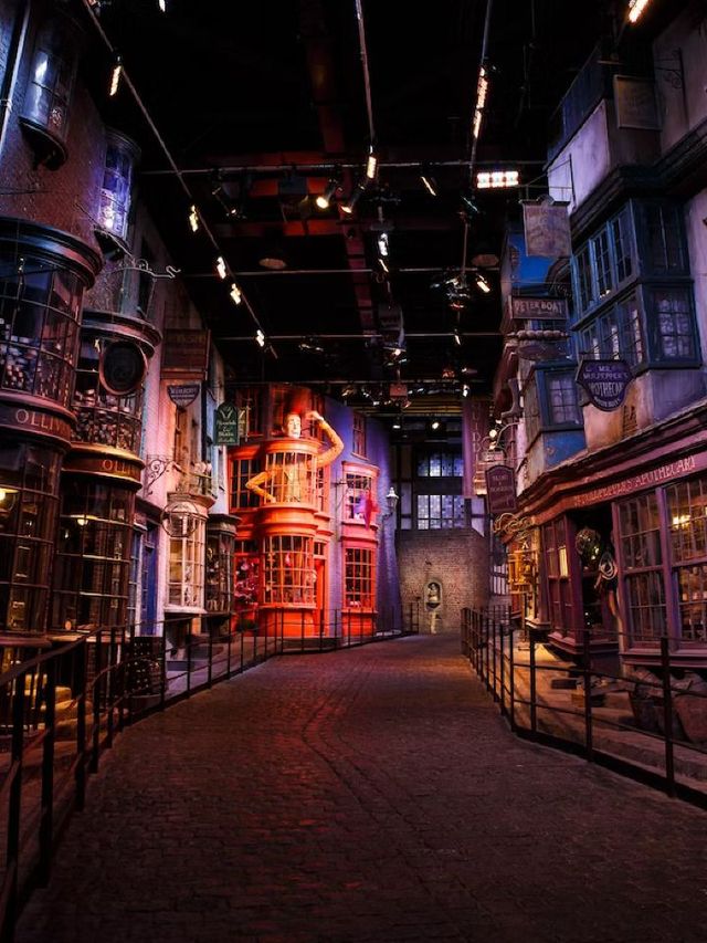 🎡🌉 London's Must-See Attractions Unveiled! 🎭🖼️