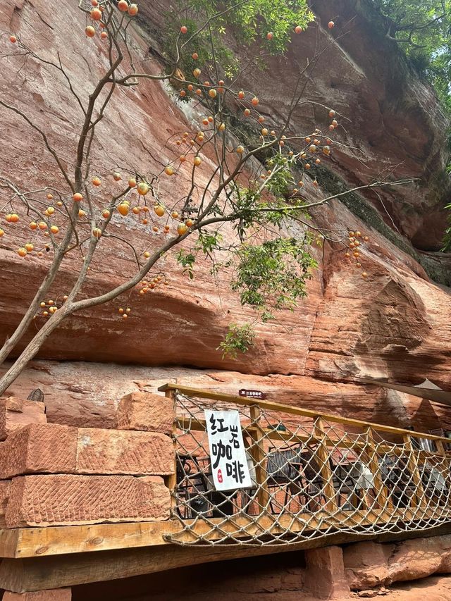 成都周邊又發現一個好地方，樂山｜螢火灣攀岩輕奢露營基地