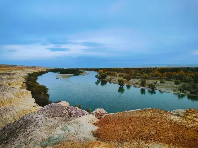 หาดสีรุ้ง ความมหัศจรรย์ของธรรมชาติ