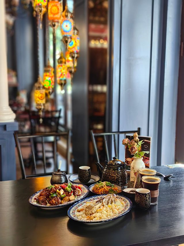 上海寶藏泰國餐廳！菠蘿炒飯讚不絕口。