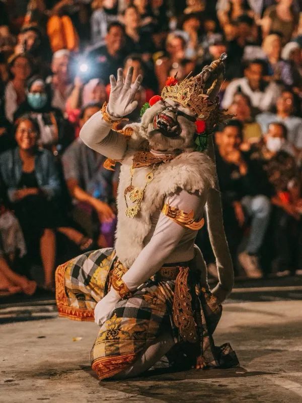 Don't Miss the Traditional Kecak Fire Dance in Bali!