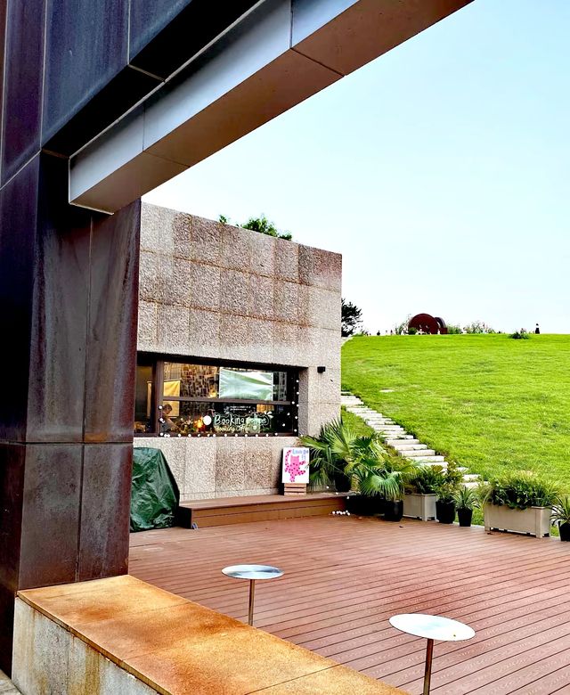 莫子山畔:自然盛景與人文雅韵的交融畫卷 莫子山畔:自然盛景與人文雅韵的交融畫卷