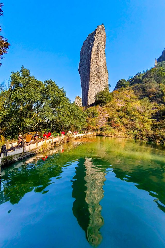 千姿百態鼎湖峰