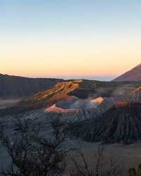 布羅莫火山——東爪哇的地獄之門，震撼人心的奇景