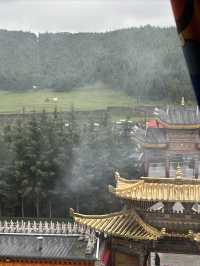 登上九層佛閣，俯瞰甘南的心靈秘境