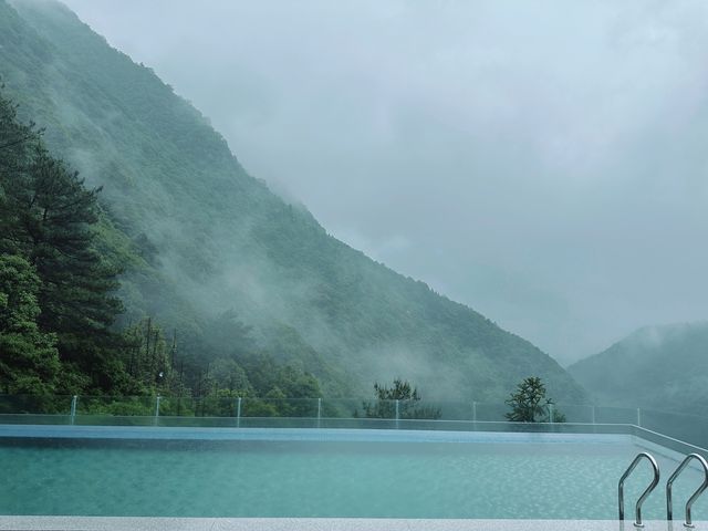 逃離高壓嘅雲端秘境：喺三清山煦初雲端酒店嘅治癒之旅