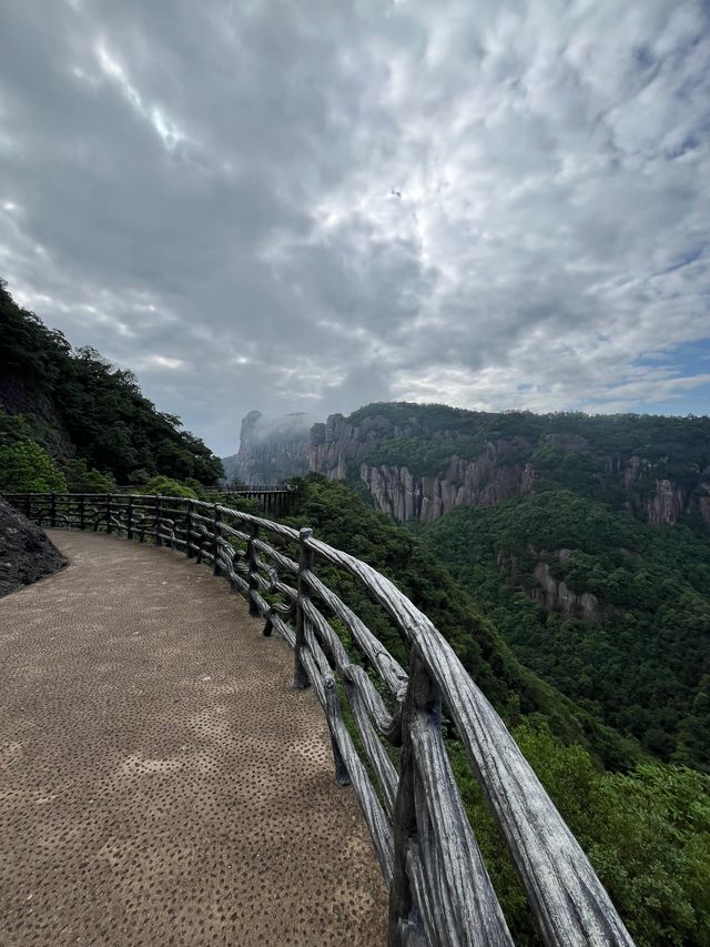 《在神仙居嘅雲端，同火山岩對話：一場地質迷嘅奇幻漂流》【