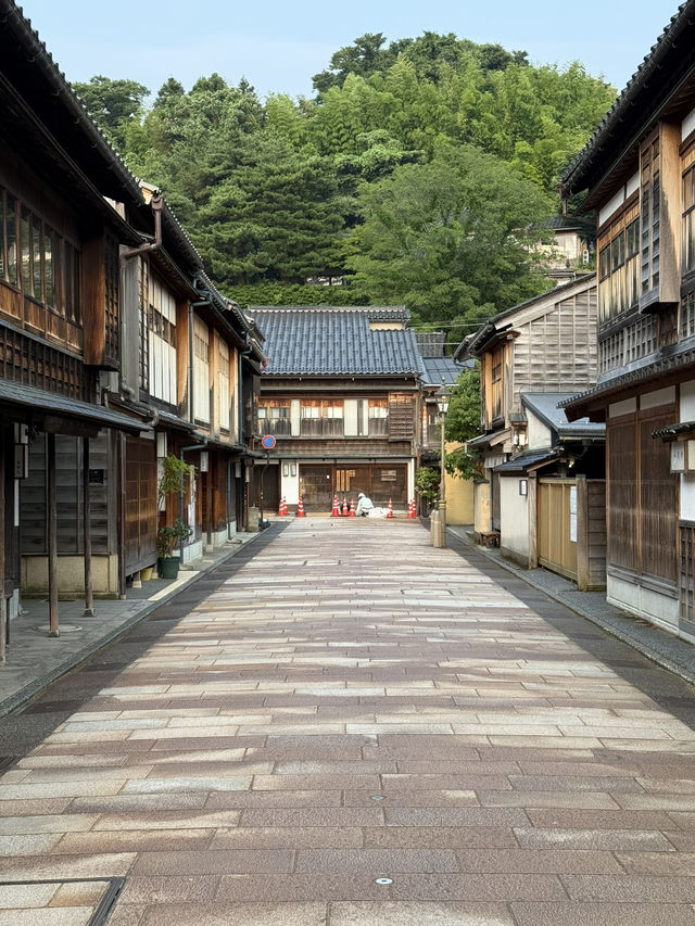 Tea Houses, Samurai Streets, and Shirakawa Views: 3 Days in Kanazawa 🇯🇵 🦪 